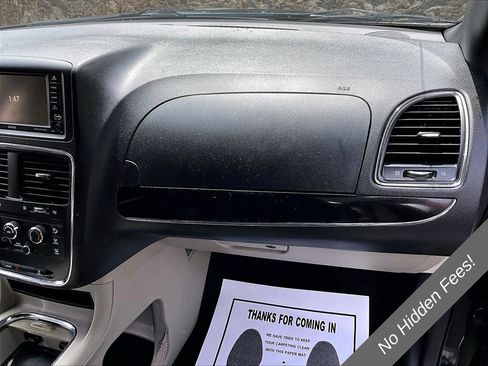 Used 2019 Dodge Grand Caravan SXT FWD image 14