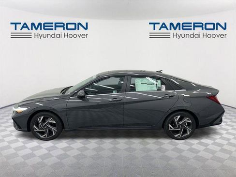 New 2025 Hyundai Elantra Limited image 2