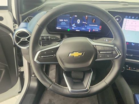 Used 2024 Chevrolet Equinox EV LT FWD image 17