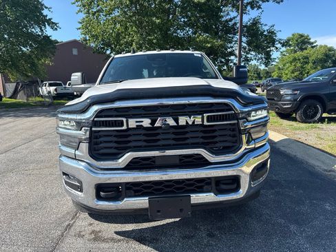 Used 2025 RAM 3500 Tradesman AWD/4WD image 2