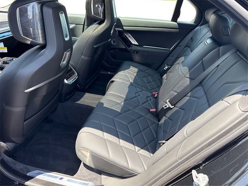 New 2025 BMW 760i xDrive image 10