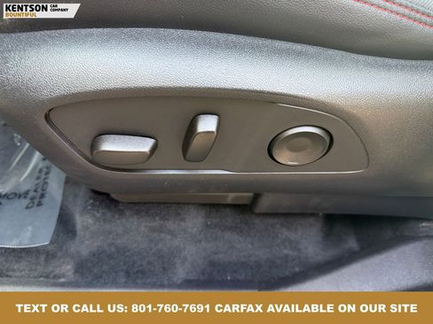 Used 2024 Chevrolet Traverse RS image 34