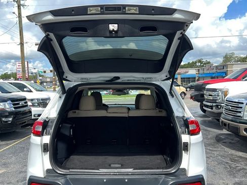 Used 2015 Jeep Cherokee Latitude w/ Comfort/Convenience Group FWD image 21