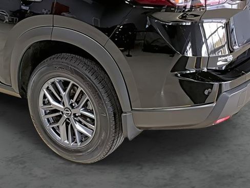 Used 2024 Nissan Rogue S AWD/4WD image 11