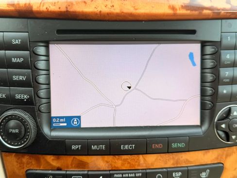 Used 2006 Mercedes-Benz E 320 CDI Sedan image 23