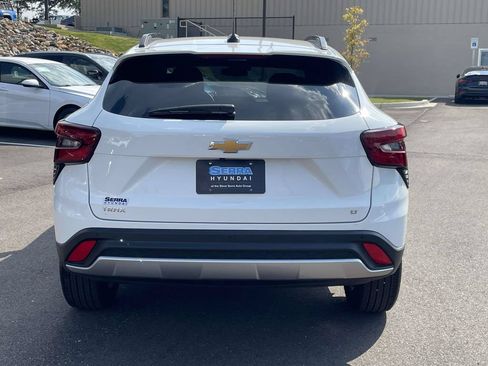 Used 2026 Chevrolet Trax LT w/ Driver Confidence Package FWD image 4