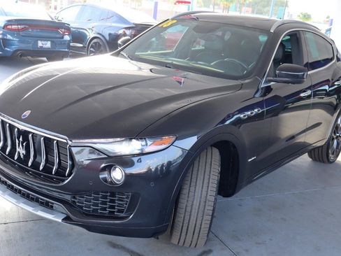 Used 2018 Maserati Levante GranLusso AWD/4WD image 9