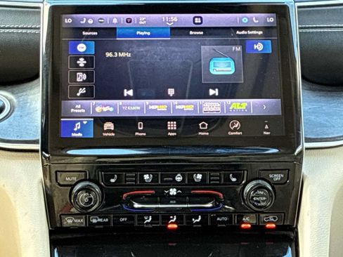 Used 2022 Jeep Grand Cherokee L Limited w/ Luxury Tech Group II AWD/4WD image 12