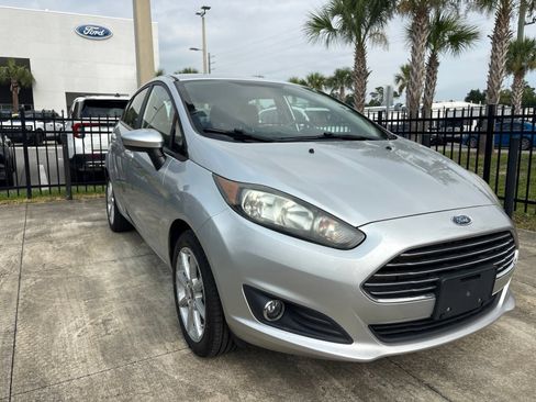 Used 2019 Ford Fiesta SE w/ Equipment Group 201A FWD image 1