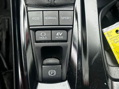Used 2025 Toyota Camry SE FWD image 17