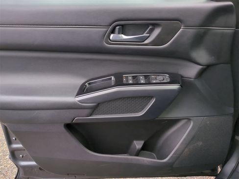 Used 2023 Nissan Pathfinder SL image 29