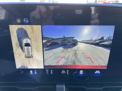 New 2026 Chevrolet Equinox LT w/ Convenience Package II image 12