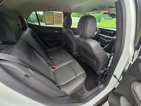 Used 2024 Buick Encore GX Sport Touring FWD image 21