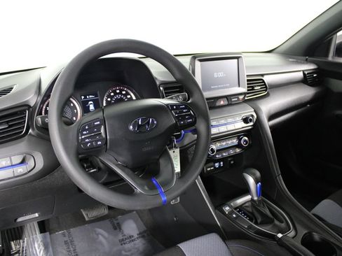 Used 2019 Hyundai Veloster 2.0 image 16