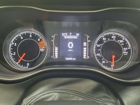Used 2021 Jeep Cherokee Latitude Plus w/ Sun & Sound Group FWD image 23