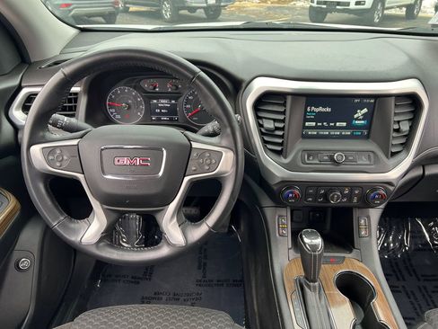 Used 2018 GMC Acadia SLE image 9