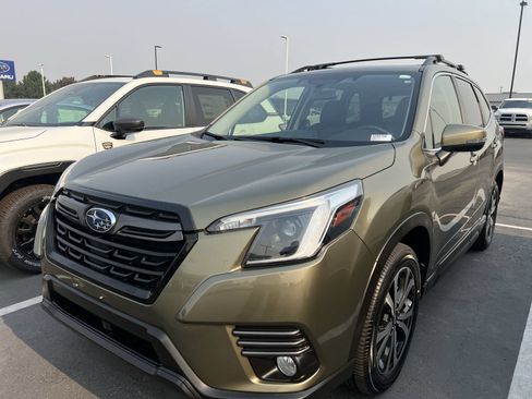 Used 2022 Subaru Forester Limited AWD/4WD image 2