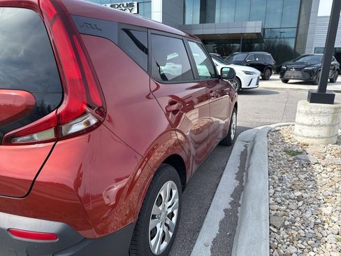 Used 2020 Kia Soul LX image 5