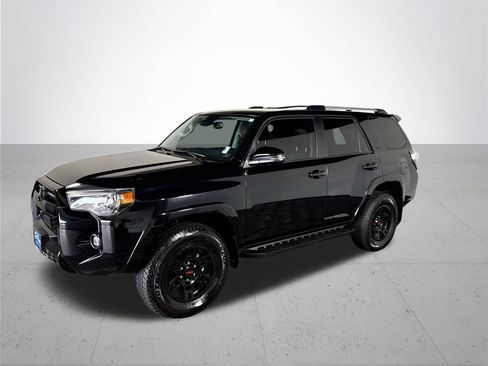 Used 2024 Toyota 4Runner SR5 Premium w/ SR5 Premium Package AWD/4WD image 2