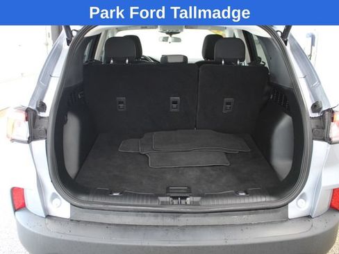 Used 2022 Ford Escape SE w/ SE Sport Appearance Package AWD/4WD image 5