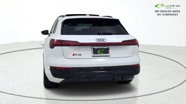 Used 2024 Audi Q8 e-tron Premium AWD/4WD image 7