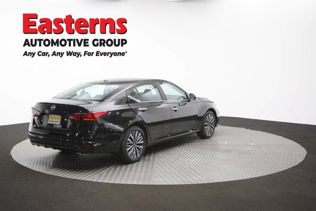 Used 2025 Nissan Altima 2.5 SV FWD image 40