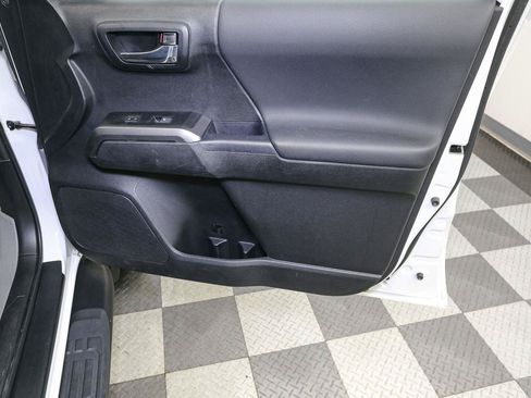 Used 2023 Toyota Tacoma TRD Sport AWD/4WD image 19