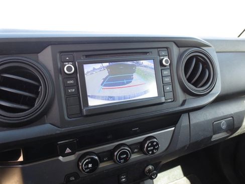 Used 2017 Toyota Tacoma SR w/ SR Convenience Package image 11