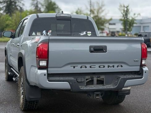 Used 2019 Toyota Tacoma TRD Off-Road w/ Technology Package AWD/4WD image 3