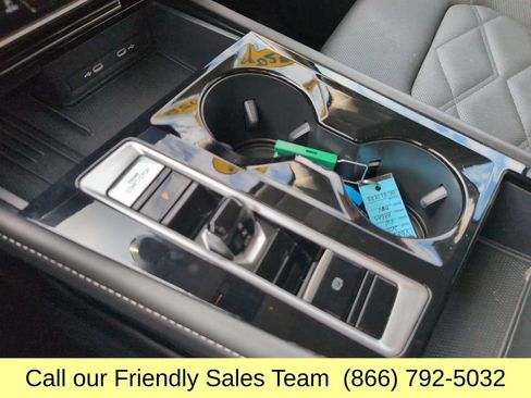Used 2025 Volkswagen Atlas SE AWD/4WD image 23