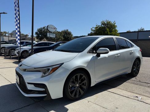 Used 2023 Toyota Corolla SE FWD image 6