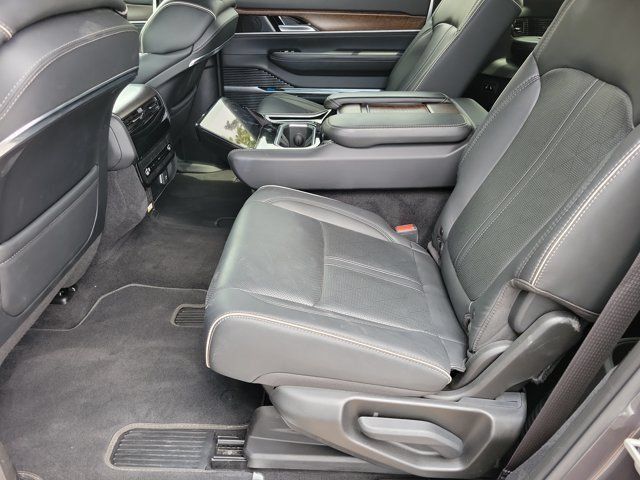 Used 2023 Jeep Grand Wagoneer L Series II AWD/4WD image 15