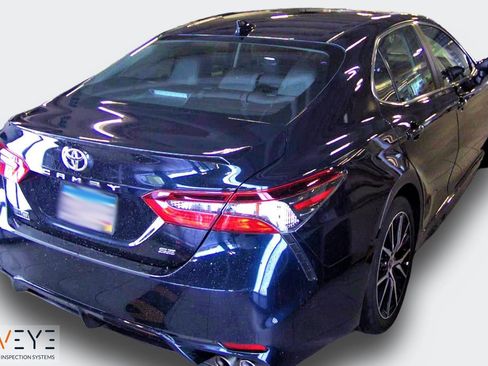 Used 2021 Toyota Camry SE w/ Cold Weather Package FWD image 20