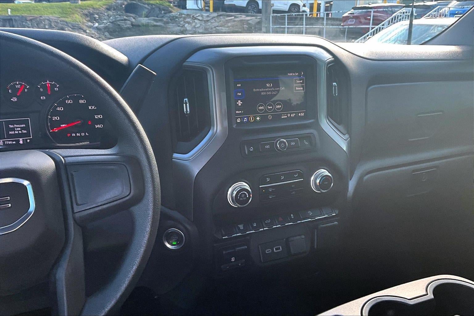 Used 2024 GMC Sierra 2500 Pro AWD/4WD image 6