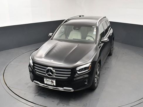 Used 2025 Mercedes-Benz GLB 250 4MATIC image 14