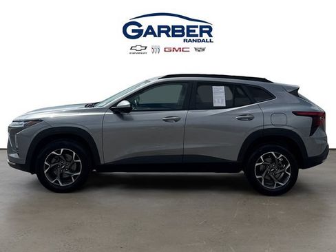 Used 2024 Chevrolet Trax LT w/ Driver Confidence Package FWD image 2