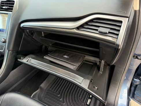 Used 2019 Ford Fusion SEL image 18