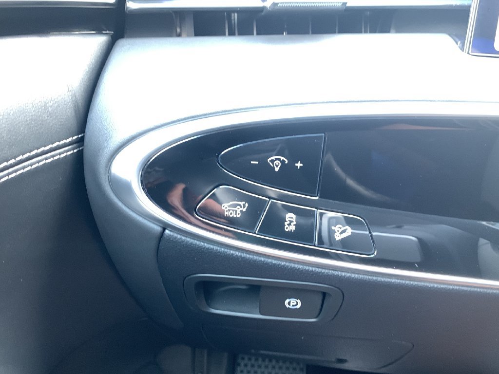 Certified 2026 Genesis GV70 2.5T AWD/4WD image 29