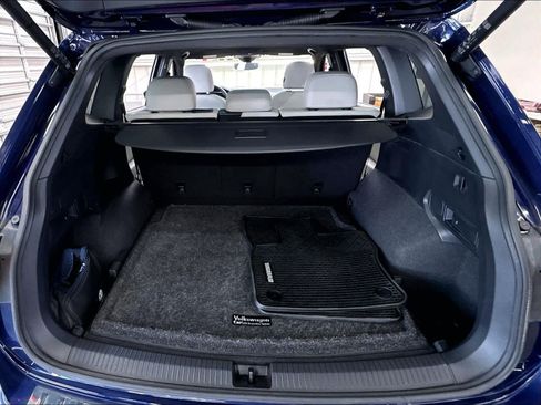 Used 2022 Volkswagen Tiguan SEL R-Line AWD/4WD image 29