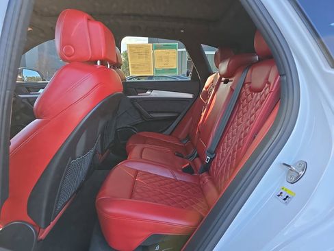 Used 2021 Audi SQ5 Prestige w/ Prestige Package image 19