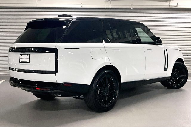 New 2026 Land Rover Range Rover Long Wheelbase SE AWD/4WD image 4