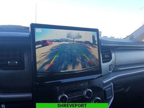 Used 2023 Ford Expedition XLT image 15