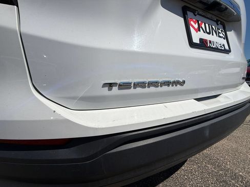 Used 2024 GMC Terrain SLE AWD/4WD image 47