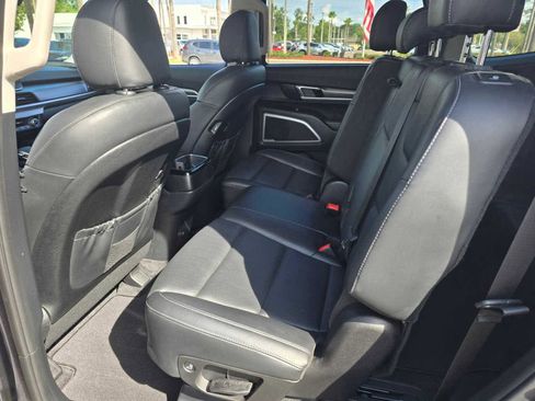 Used 2021 Kia Telluride LX image 7