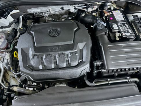 Used 2023 Volkswagen Tiguan SE image 32