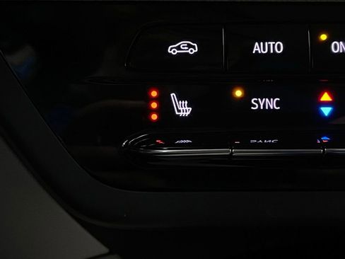 Used 2023 Buick Envision Preferred FWD image 5