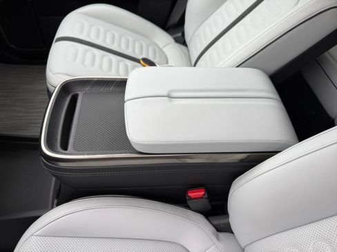 Used 2024 Rivian R1T Adventure image 14