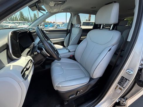 Used 2025 Hyundai Palisade SEL FWD image 40