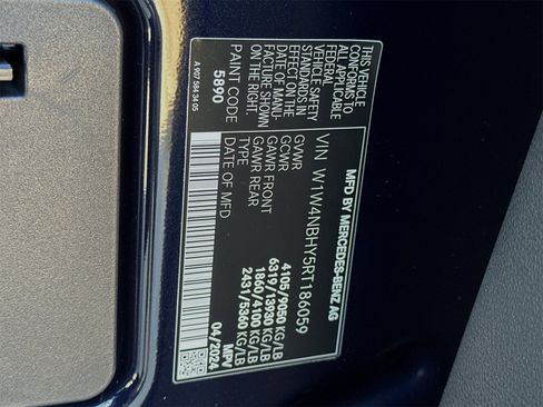 Used 2024 Mercedes-Benz Sprinter 144 Cargo image 32