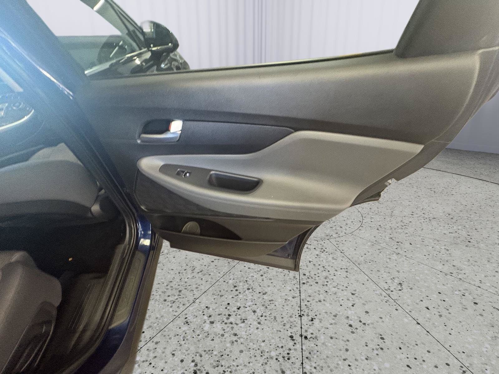 Used 2023 Hyundai Santa Fe SE FWD image 15